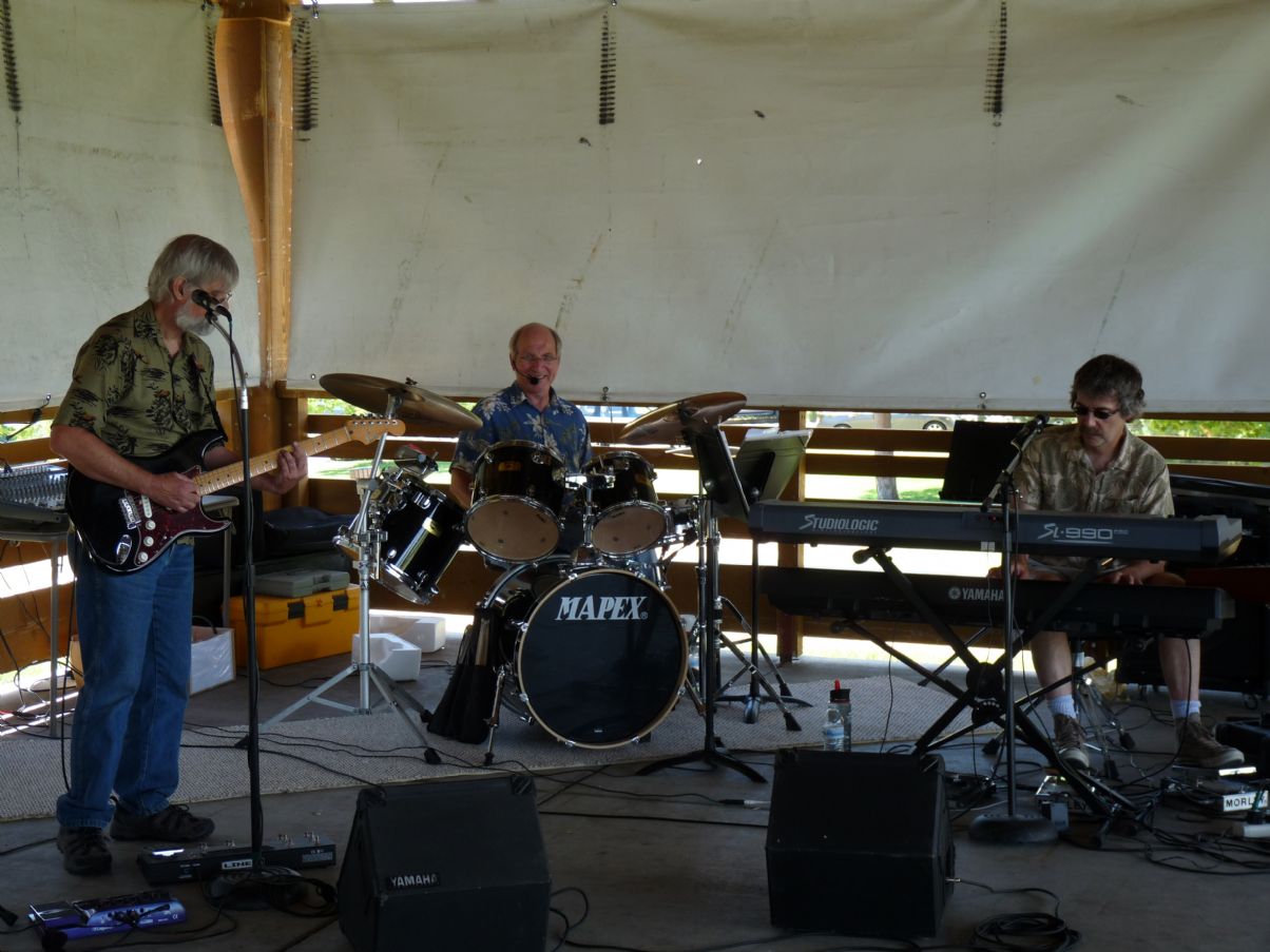 Twisted Bisquit performing on Saturday 2013